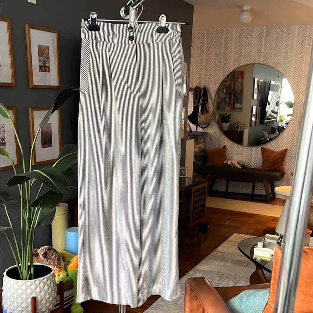 H&M Black and White Cropped Pants